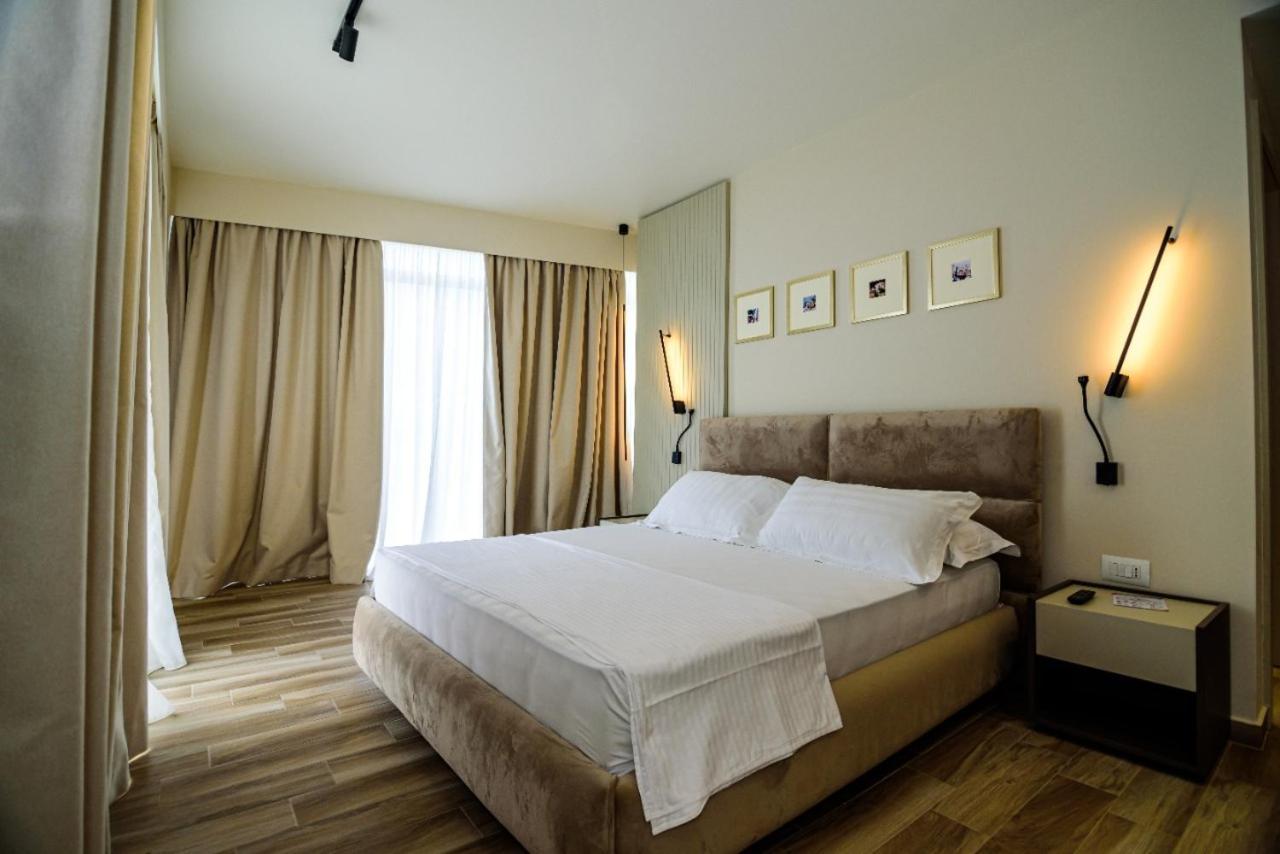 Hotel Orange เดอร์มี ภายนอก รูปภาพ