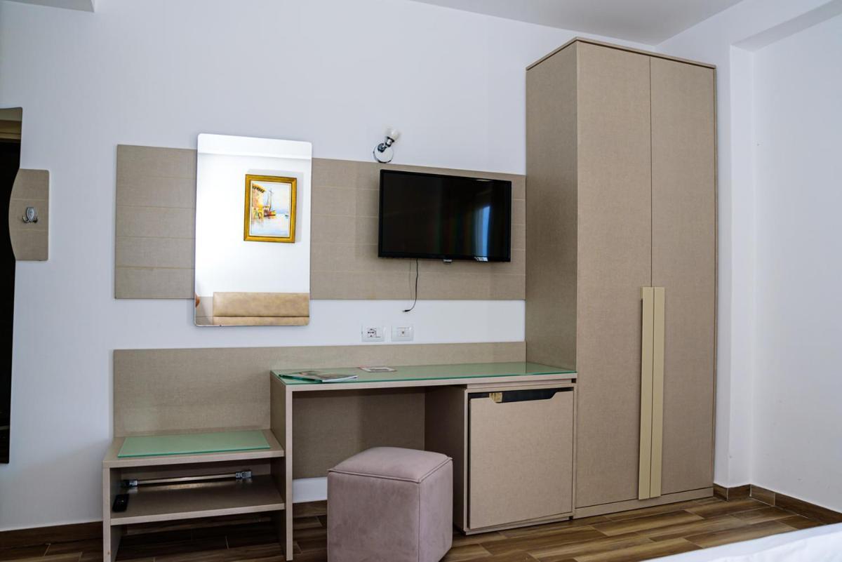 Hotel Orange เดอร์มี ภายนอก รูปภาพ