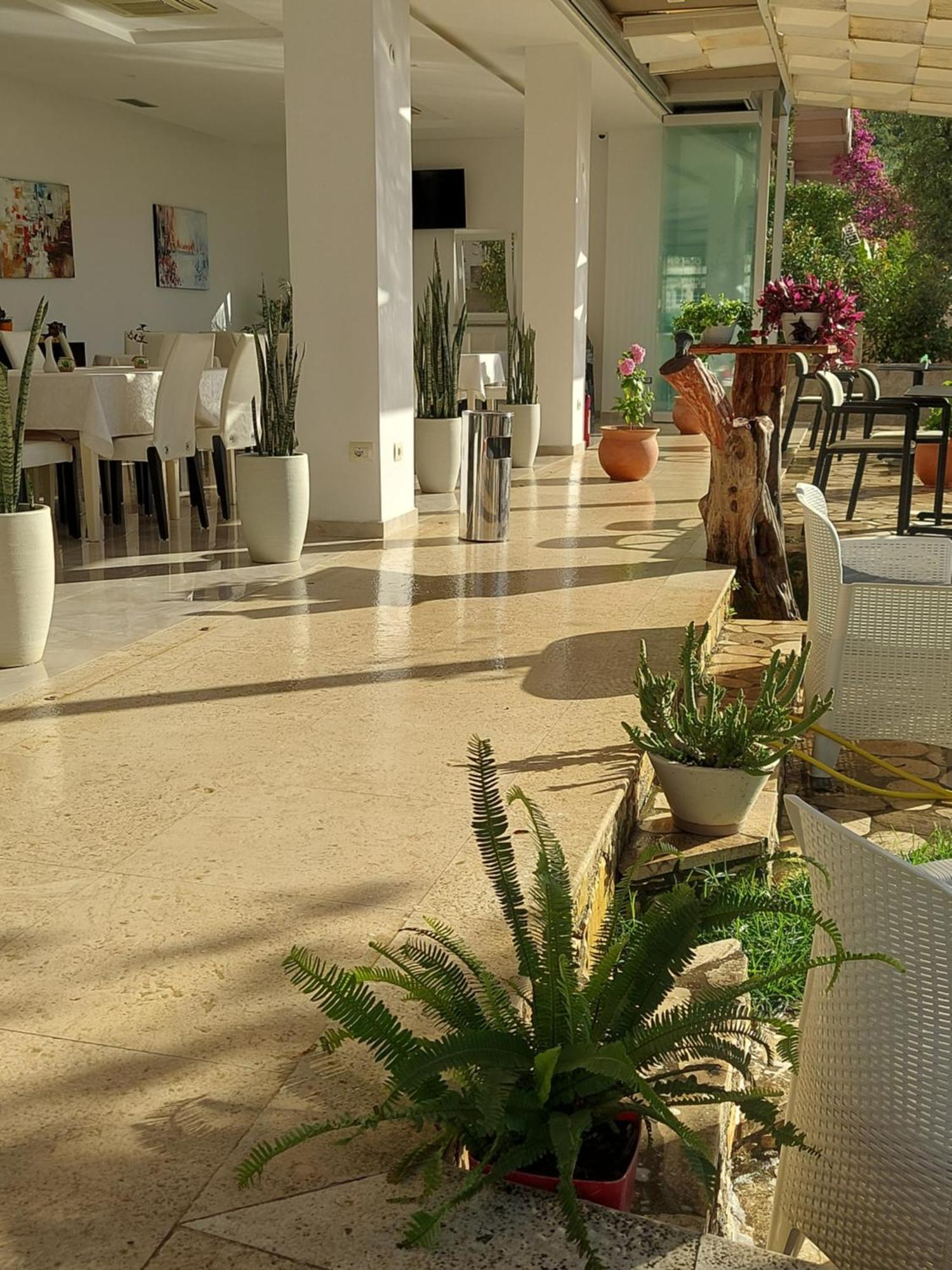 Hotel Orange เดอร์มี ภายนอก รูปภาพ